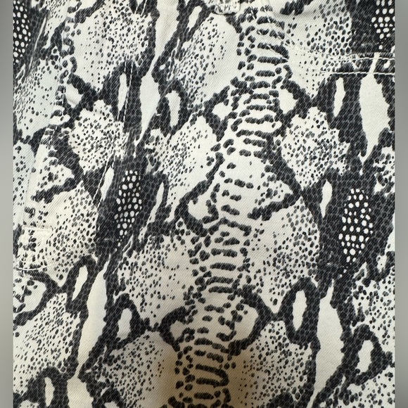Frame Le Mini Skirt Denim Python Snake Animal Print Grey White Size 28 - Picture 9 of 10